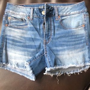 AEO 6 Freyed Hem Shorts